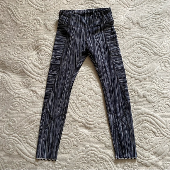 Lululemon crop pants with pockets - Picture 2 of 8